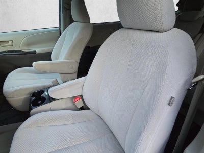 2011 Toyota Sienna 5dr 8-Pass Van V6 LE FWD (Natl)