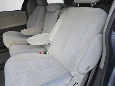 2011 Toyota Sienna 5dr 8-Pass Van V6 LE FWD (Natl)