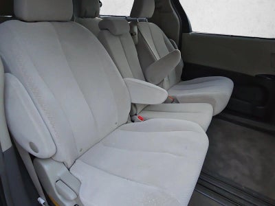 2011 Toyota Sienna 5dr 8-Pass Van V6 LE FWD (Natl)