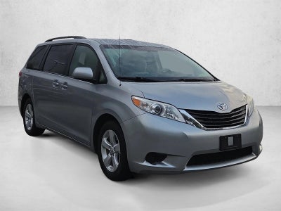 2011 Toyota Sienna 5dr 8-Pass Van V6 LE FWD (Natl)