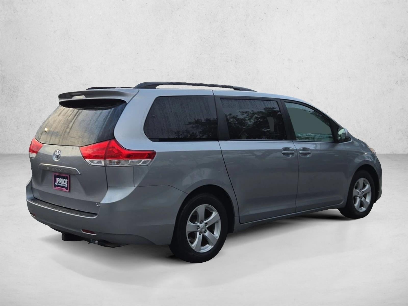 2011 Toyota Sienna 5dr 8-Pass Van V6 LE FWD (Natl)