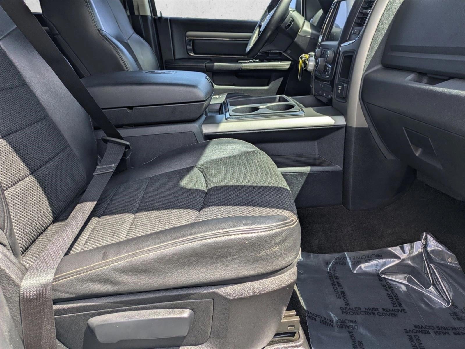 2014 RAM 1500 4WD Crew Cab 5.7 Ft Box Sport