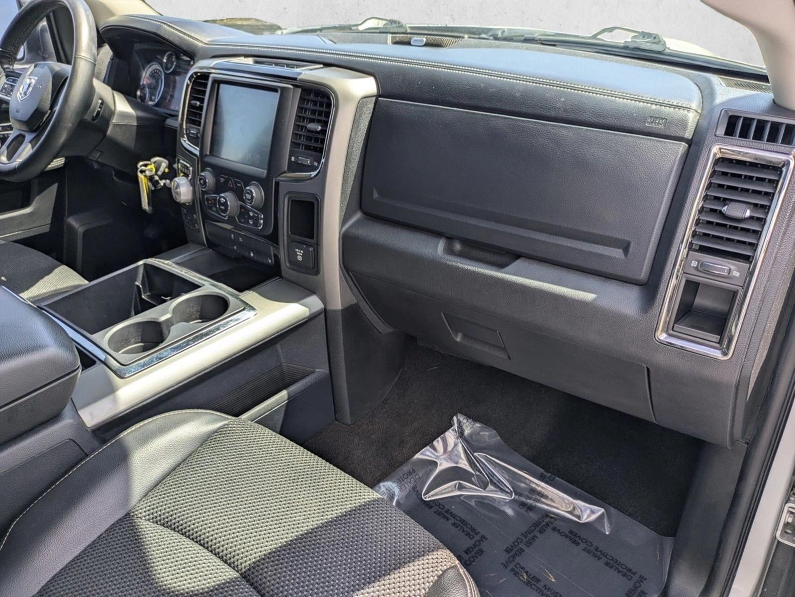 2014 RAM 1500 4WD Crew Cab 5.7 Ft Box Sport