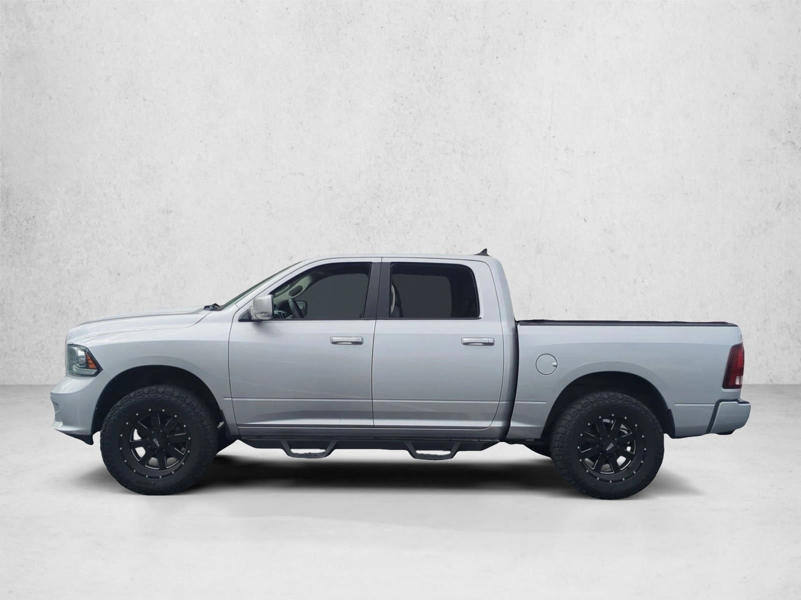 2014 RAM 1500 4WD Crew Cab 5.7 Ft Box Sport