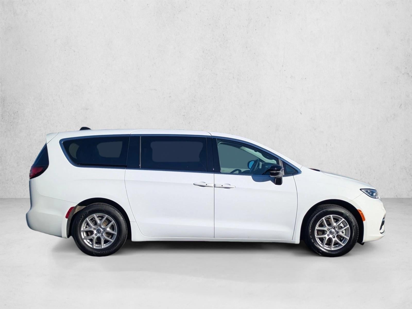 2024 Chrysler Pacifica Touring L FWD