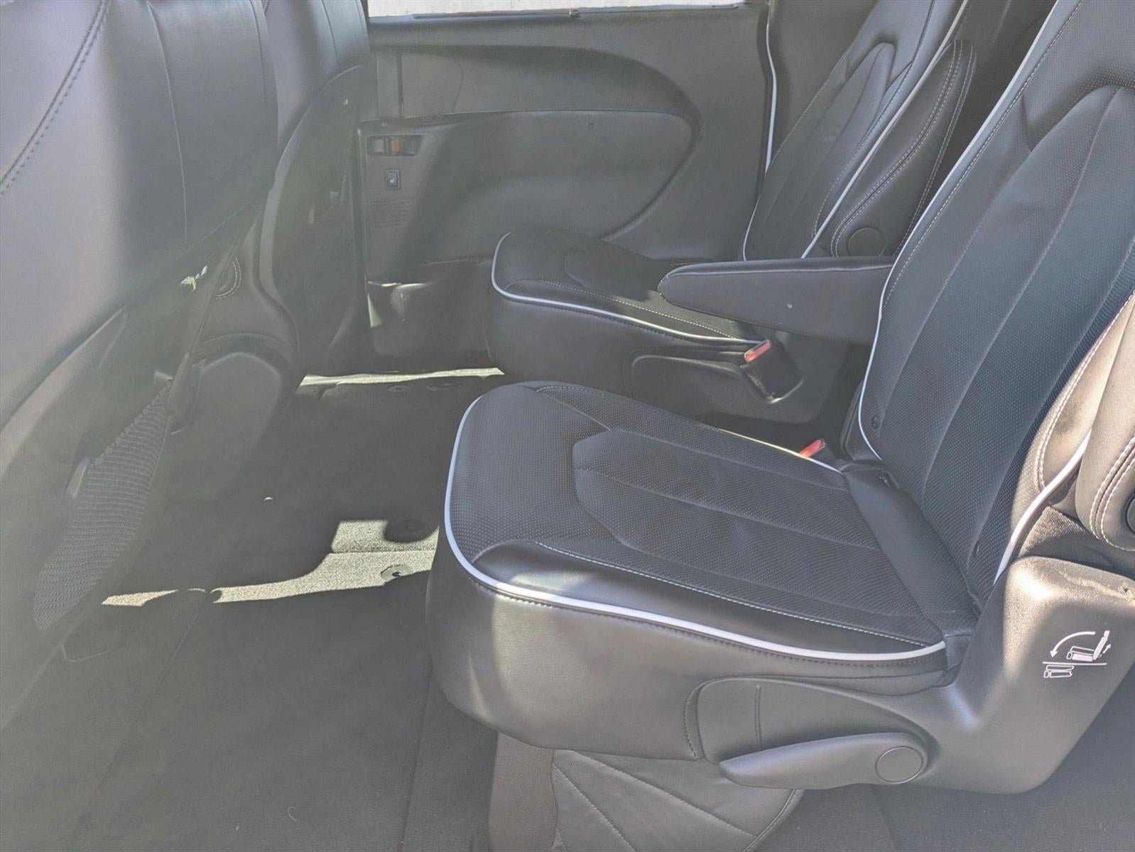 2025 Chrysler Pacifica Limited FWD