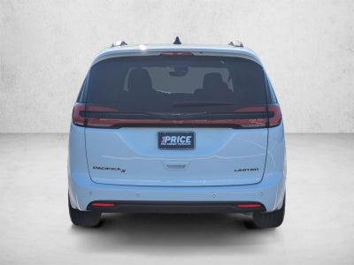 2025 Chrysler Pacifica Limited FWD