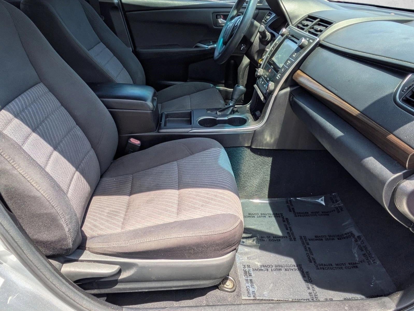 2017 Toyota Camry LE Auto (SE)