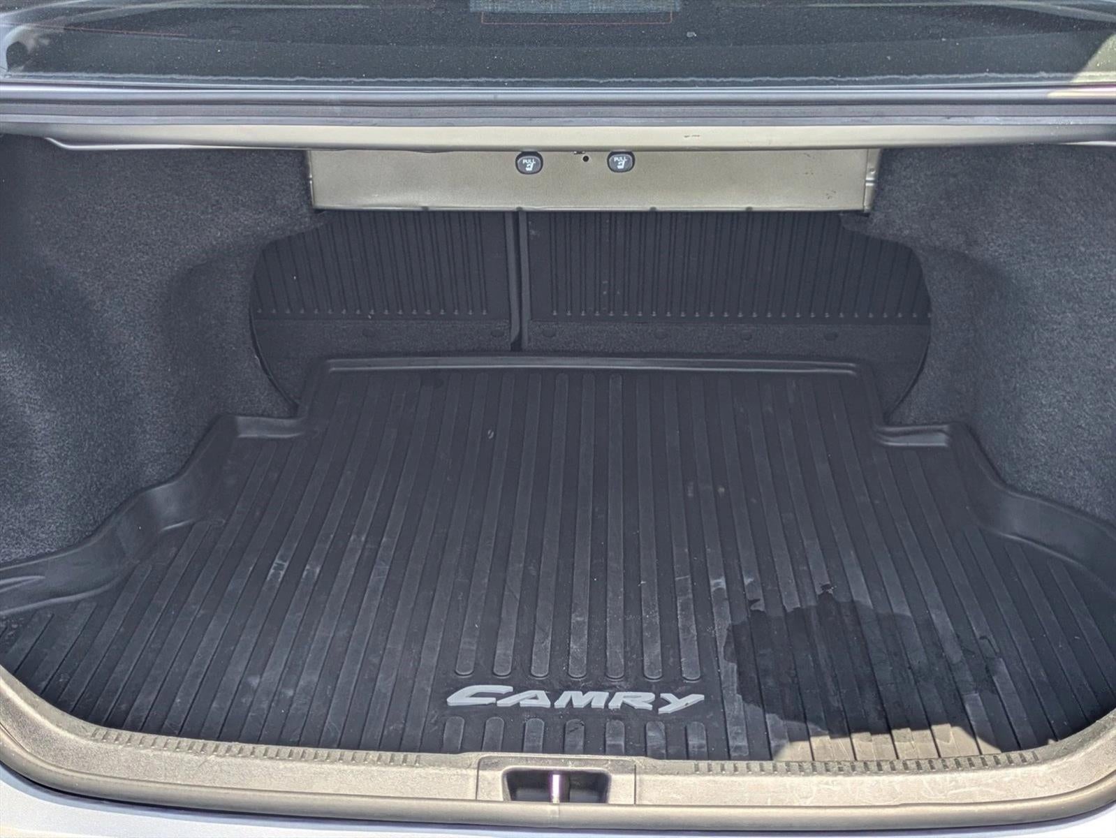 2017 Toyota Camry LE Auto (SE)