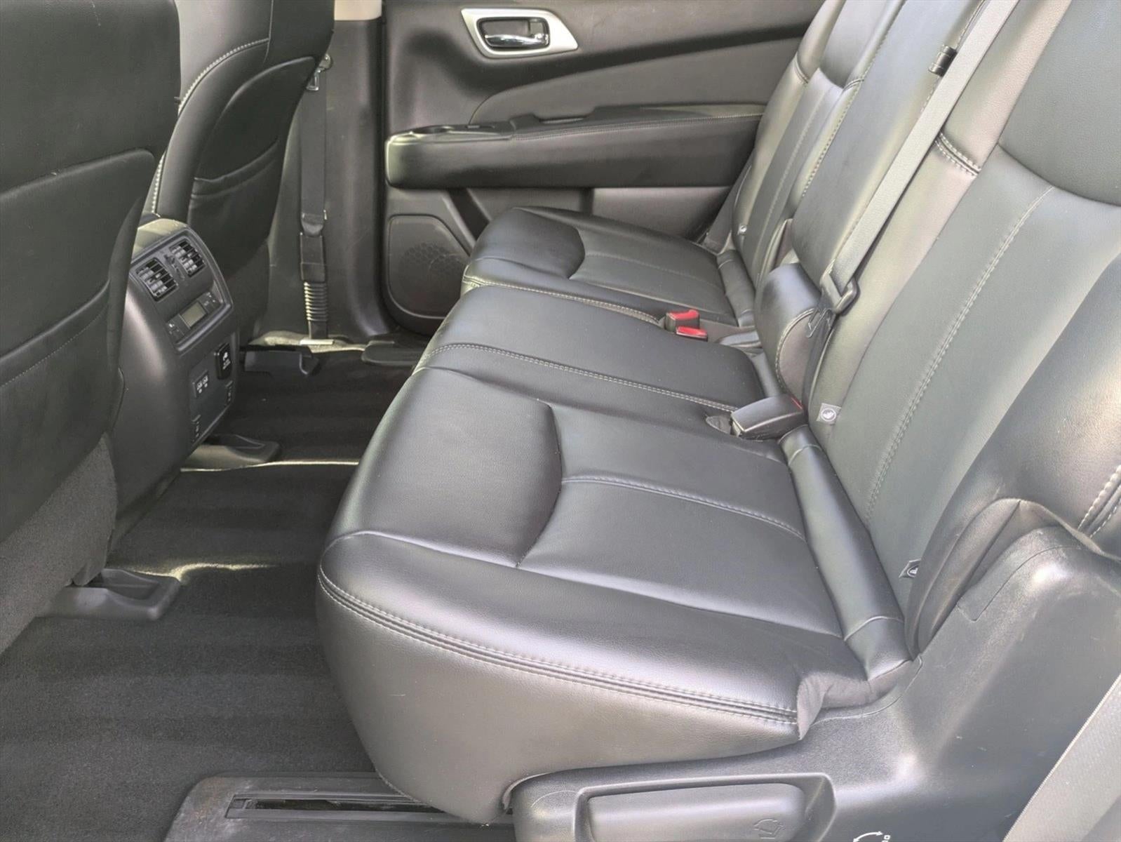 2017 Nissan Pathfinder 4x4 SL