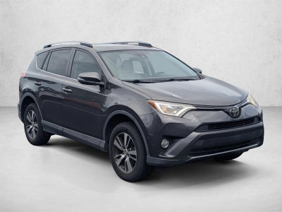 2017 Toyota RAV4 XLE FWD (GS)