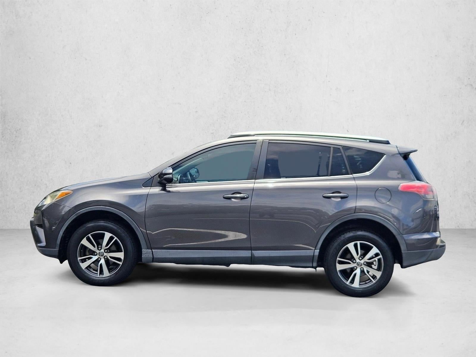 2017 Toyota RAV4 XLE FWD (GS)