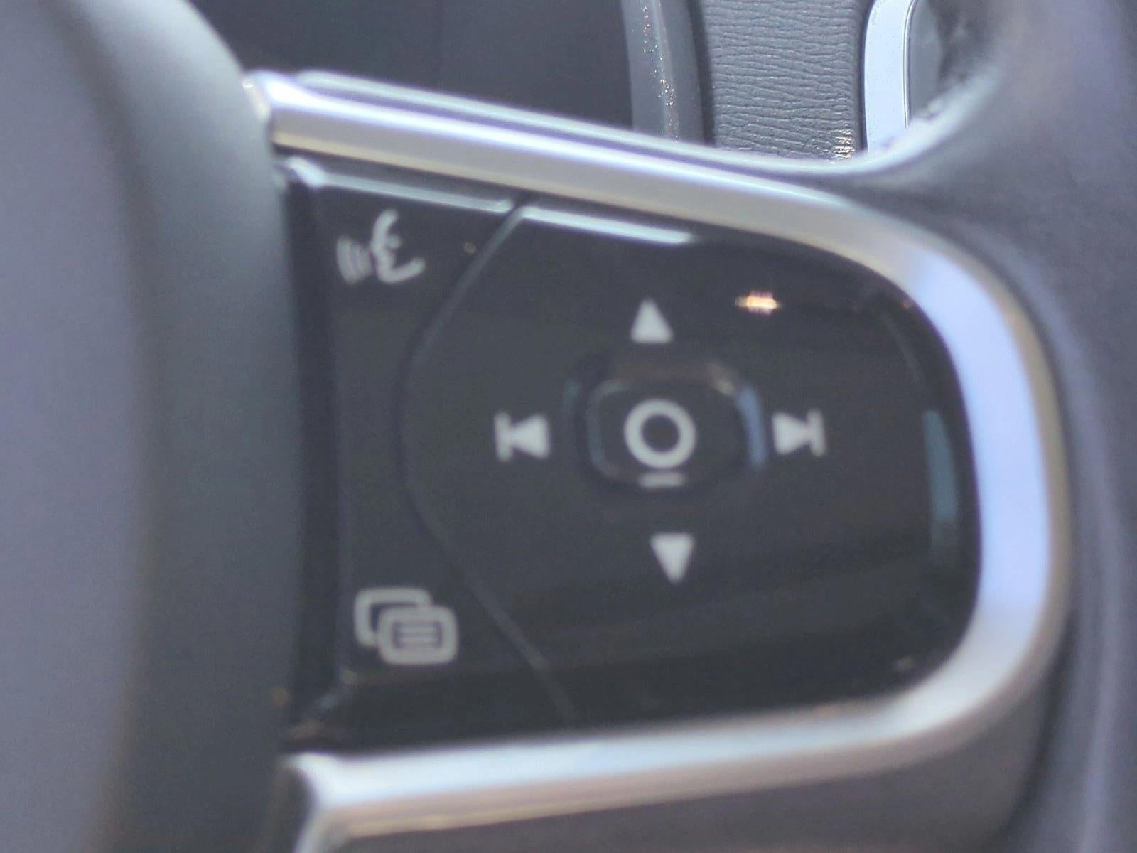 2021 Volvo XC90 T5 FWD Momentum 7P