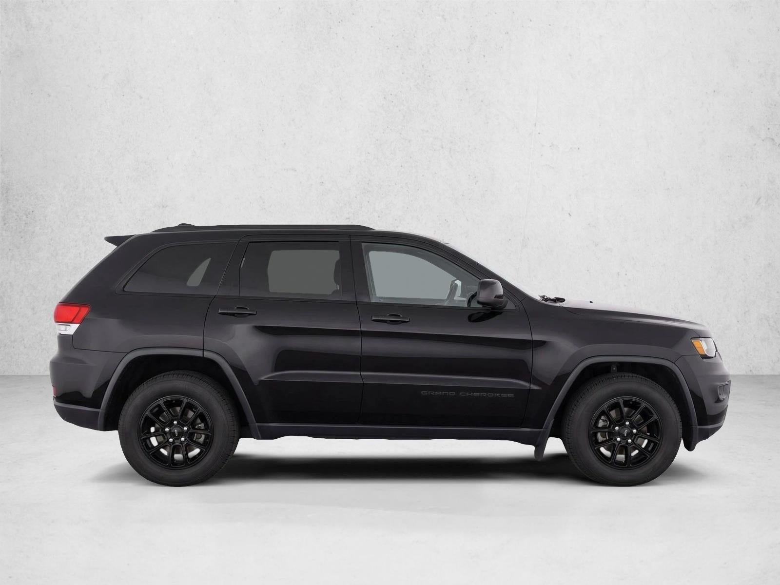 2018 Jeep Grand Cherokee Laredo 4x2 *Ltd Avail*