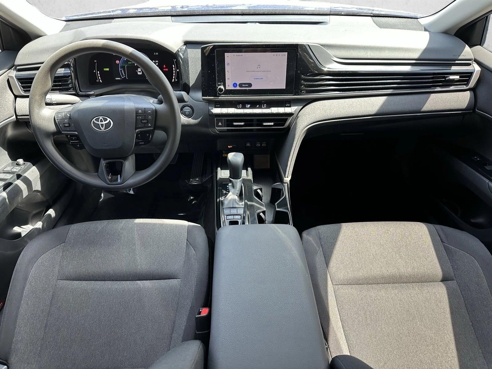 2025 Toyota Camry LE (SE)