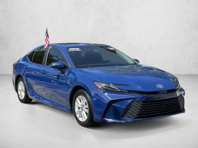 2025 Toyota Camry LE (SE)