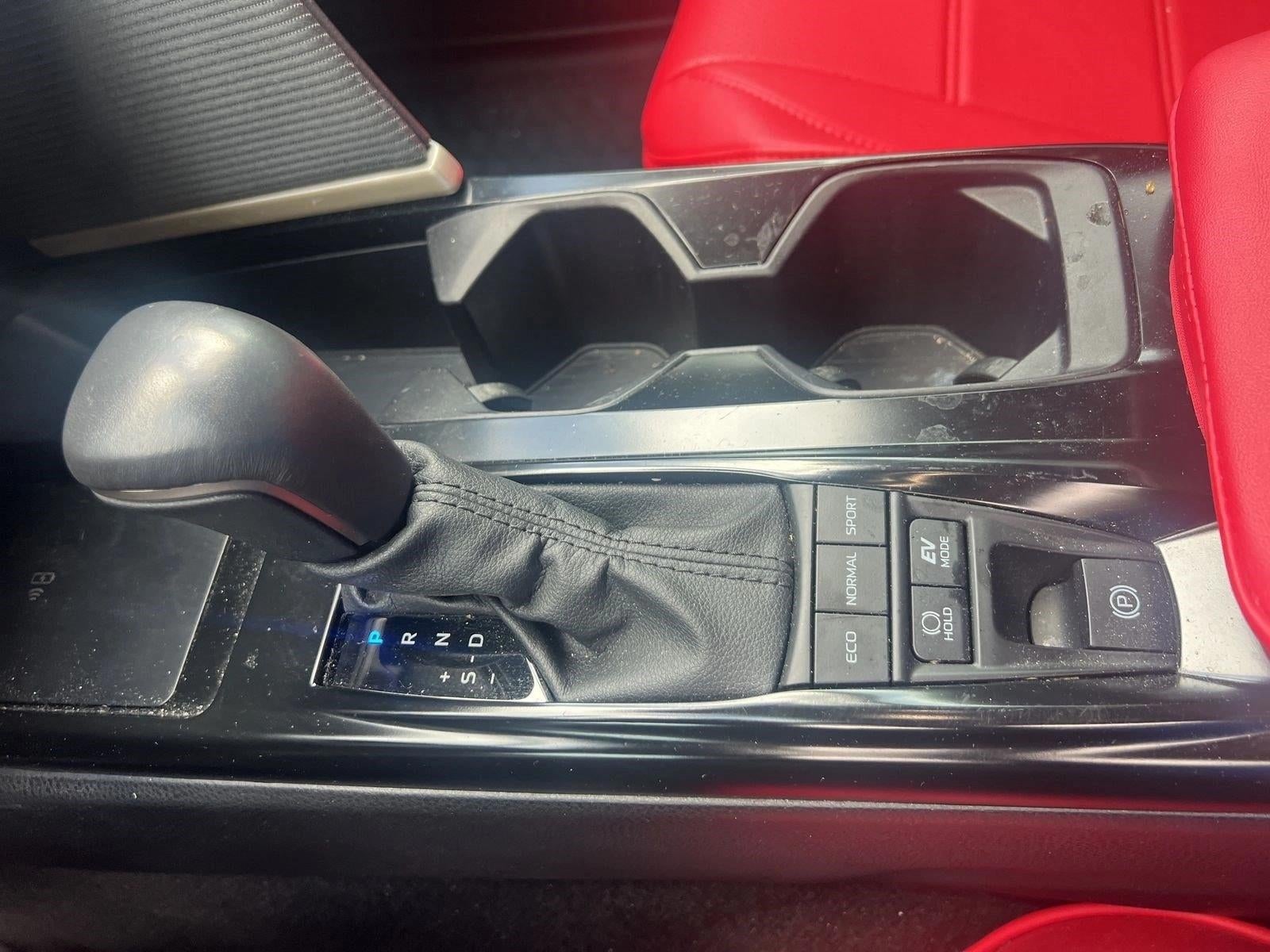 2025 Toyota Camry SE (Natl)
