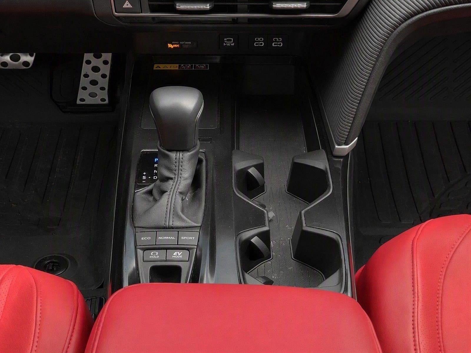 2025 Toyota Camry SE (Natl)