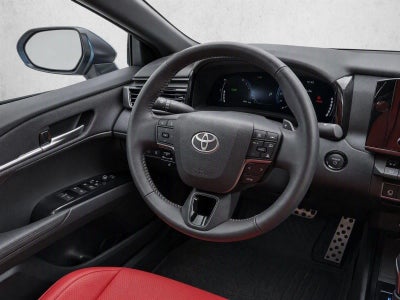 2025 Toyota Camry SE (Natl)