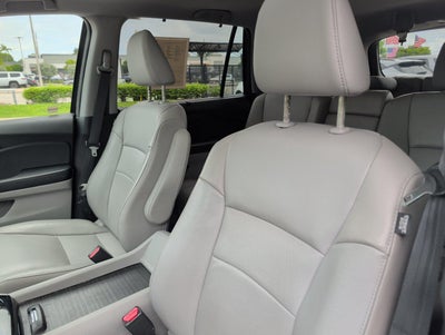 2016 Honda Pilot AWD Touring with DVD Rear Entertainment System and Navigation