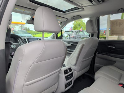 2016 Honda Pilot AWD Touring with DVD Rear Entertainment System and Navigation