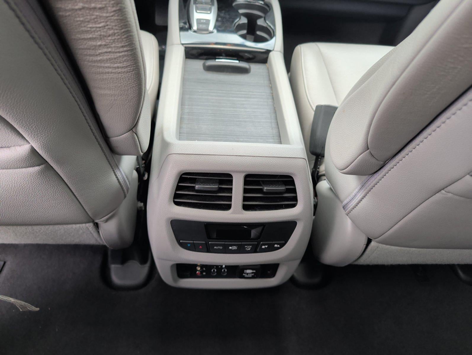 2016 Honda Pilot AWD Touring with DVD Rear Entertainment System and Navigation