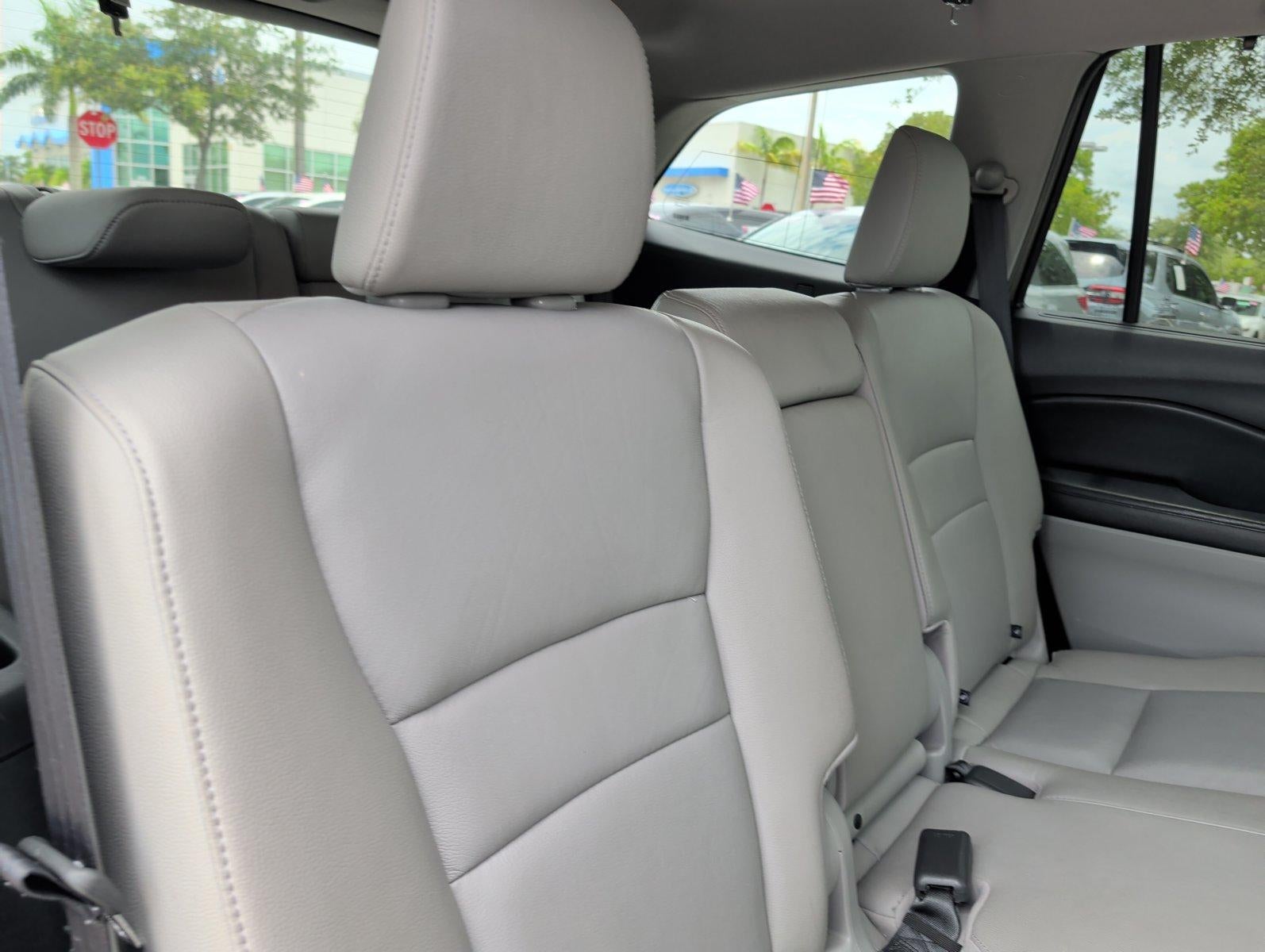 2016 Honda Pilot AWD Touring with DVD Rear Entertainment System and Navigation