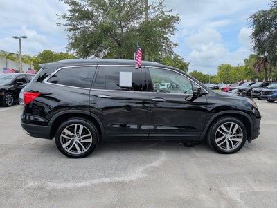 2016 Honda Pilot AWD Touring with DVD Rear Entertainment System and Navigation