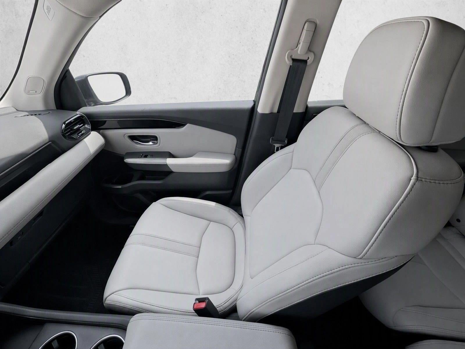 2023 Honda Pilot Touring 2WD