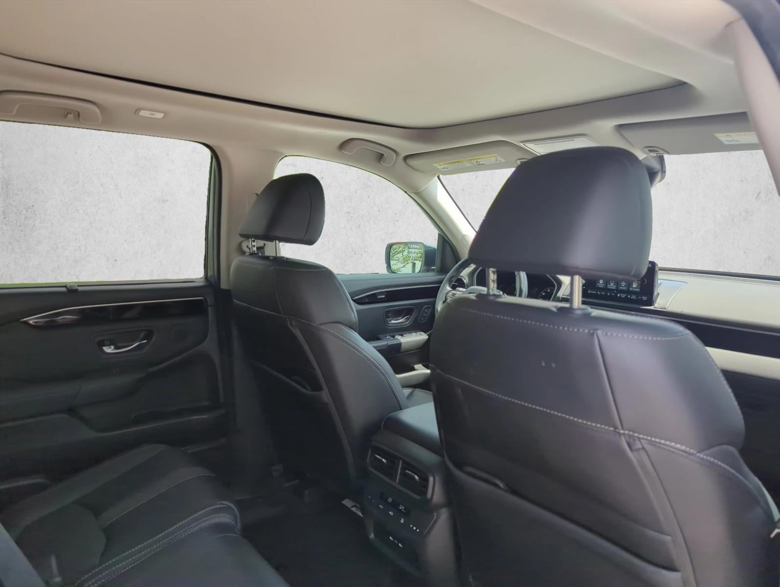 2025 Honda Pilot Touring 2WD
