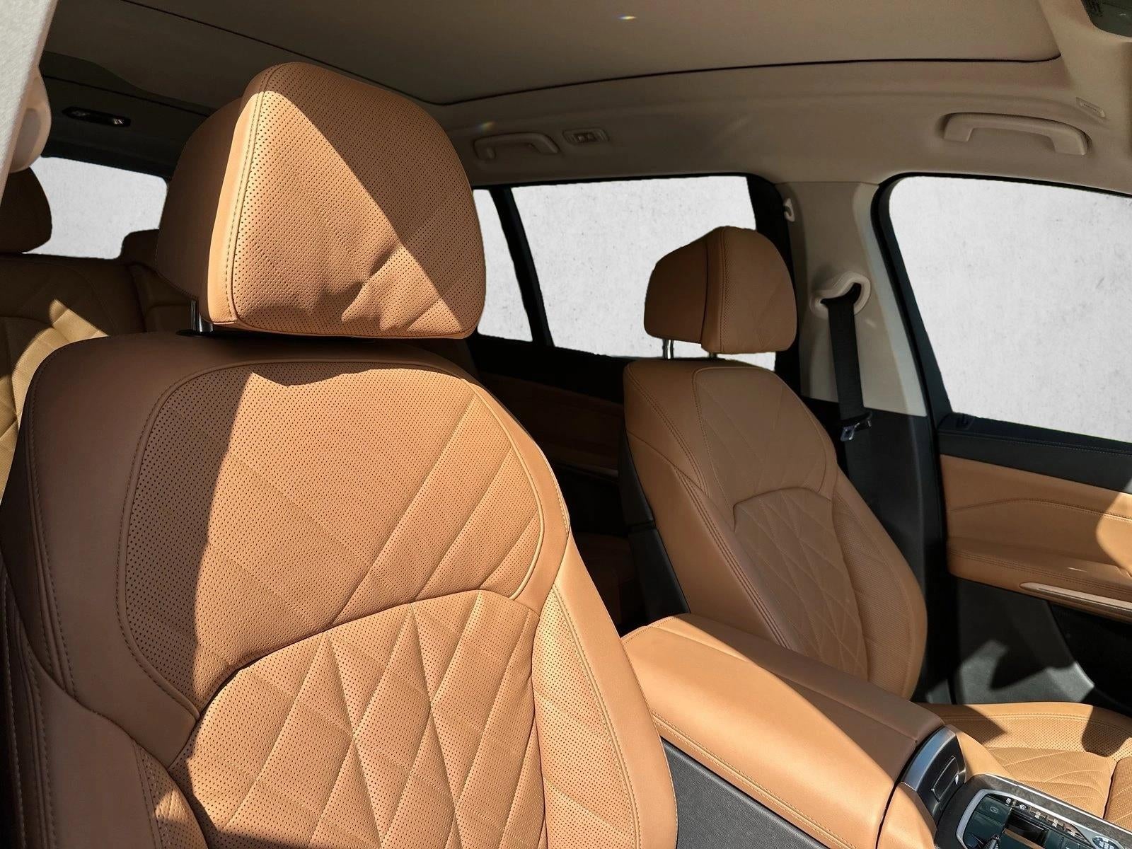 2025 BMW X7 xDrive40i Sports Activity Vehicle
