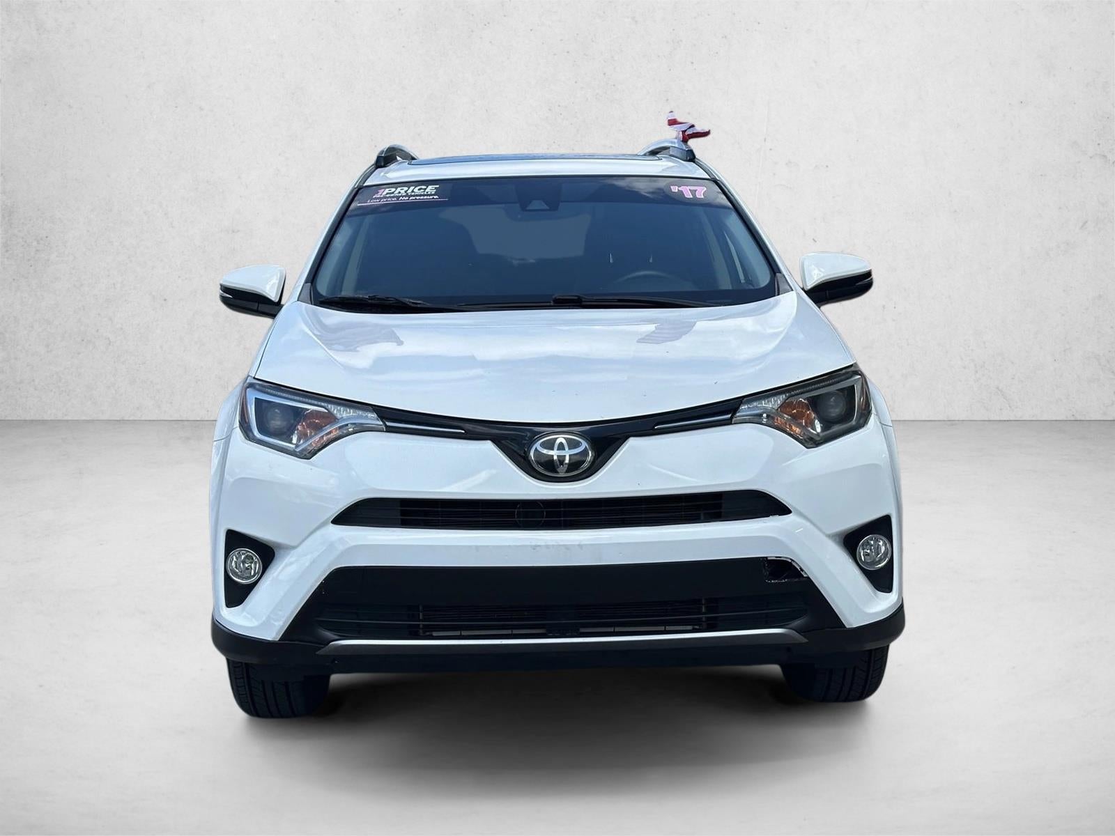 2017 Toyota RAV4 XLE FWD (GS)