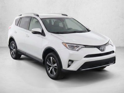 2017 Toyota RAV4 XLE FWD (GS)