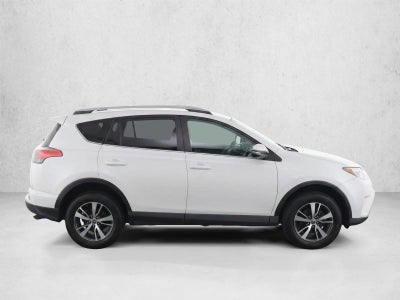 2017 Toyota RAV4 XLE FWD (GS)