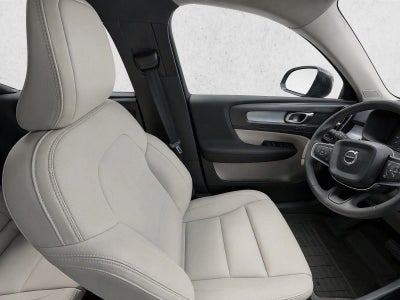 2021 Volvo XC40 T5 AWD Momentum