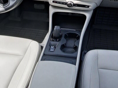 2021 Volvo XC40 T5 AWD Momentum