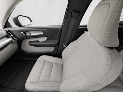 2021 Volvo XC40 T5 AWD Momentum