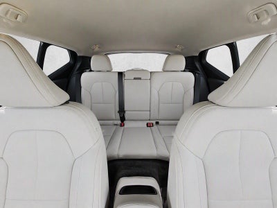 2021 Volvo XC40 T5 AWD Momentum