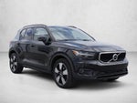2021 Volvo XC40 T5 AWD Momentum