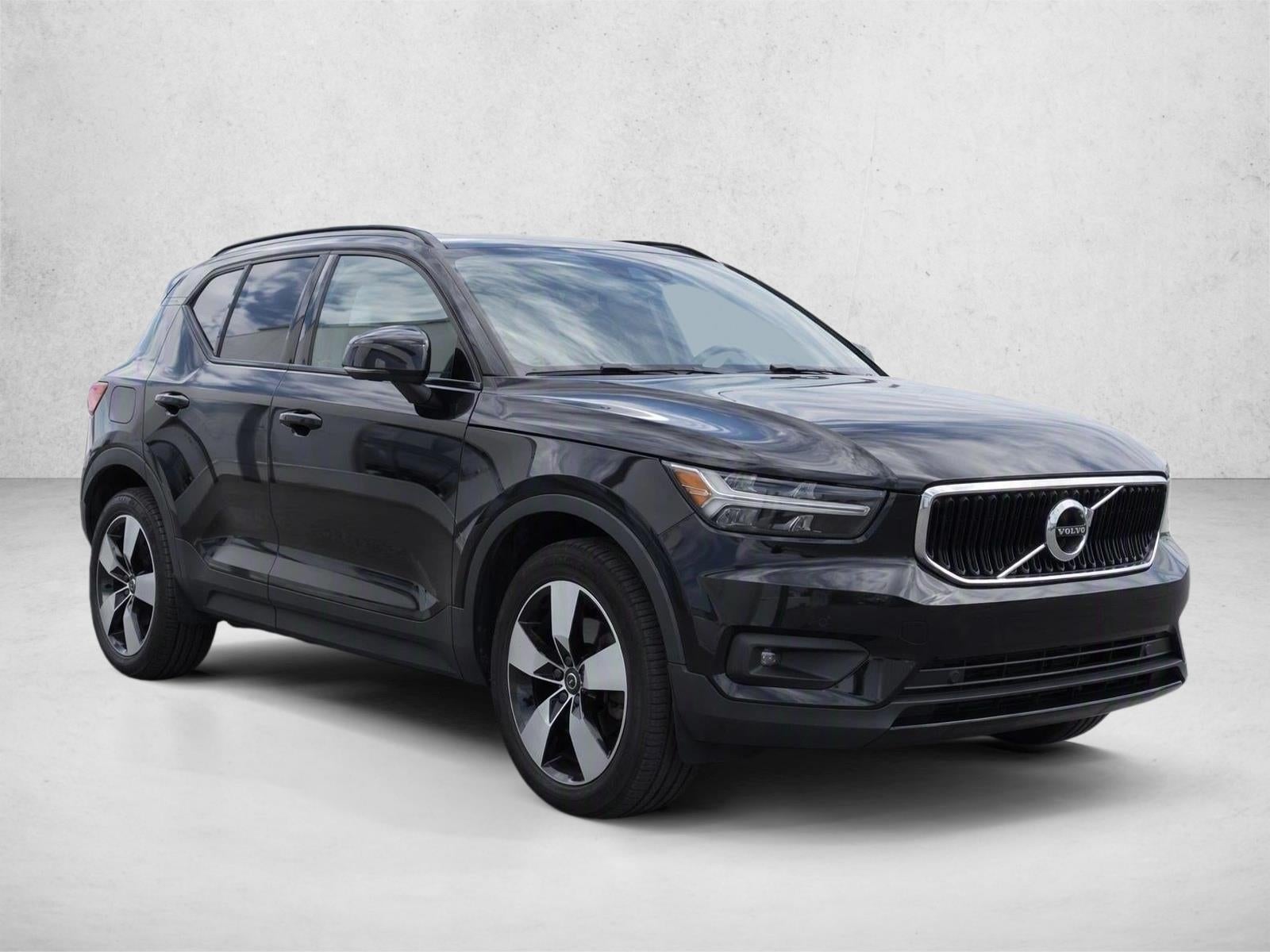 2021 Volvo XC40 T5 AWD Momentum