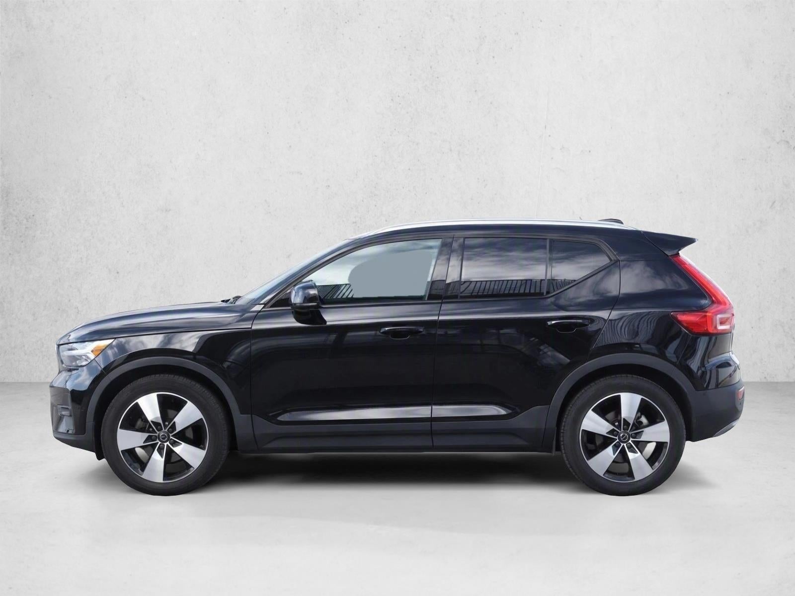 2021 Volvo XC40 T5 AWD Momentum