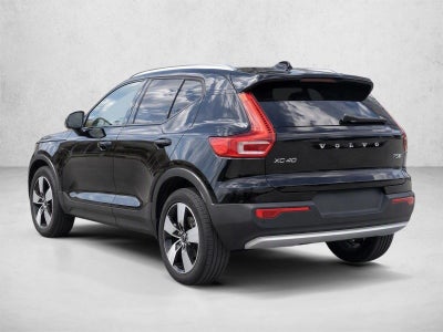 2021 Volvo XC40 T5 AWD Momentum