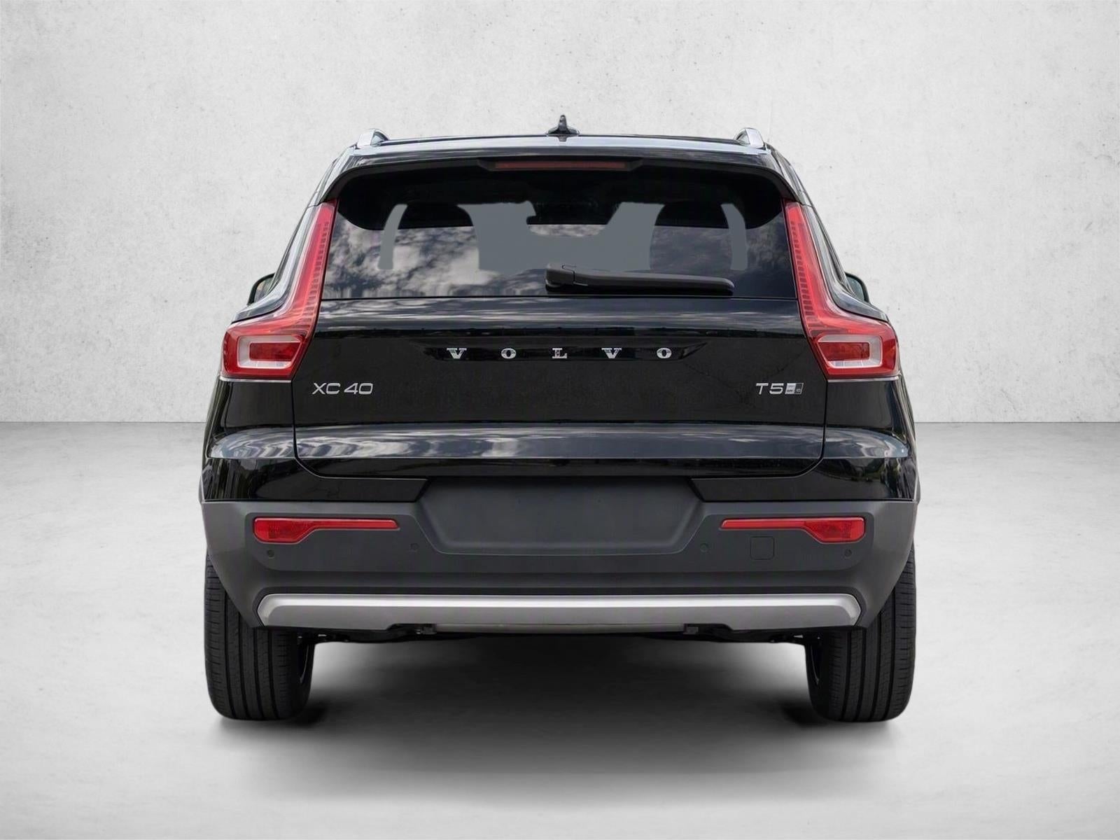 2021 Volvo XC40 T5 AWD Momentum