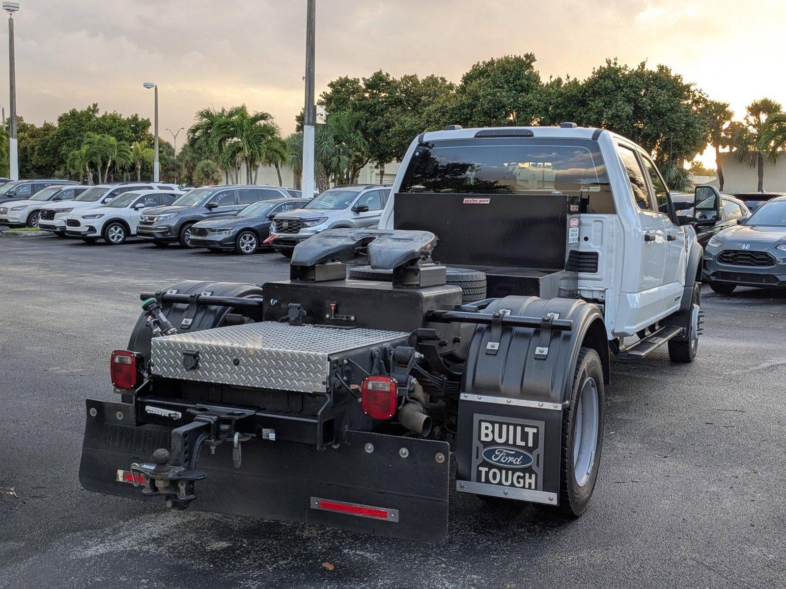 2024 Ford Super Duty F-450 DRW XLT 4WD Crew Cab 179" WB 60" CA