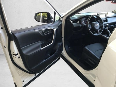2020 Toyota RAV4 LE FWD (GS)
