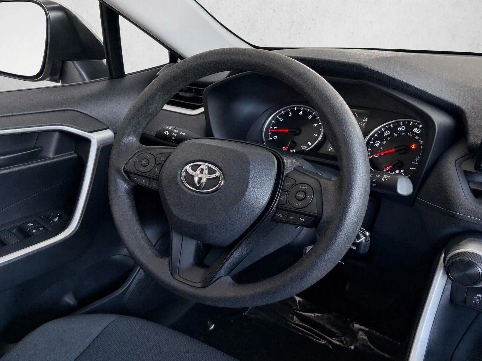 2020 Toyota RAV4 LE FWD (GS)