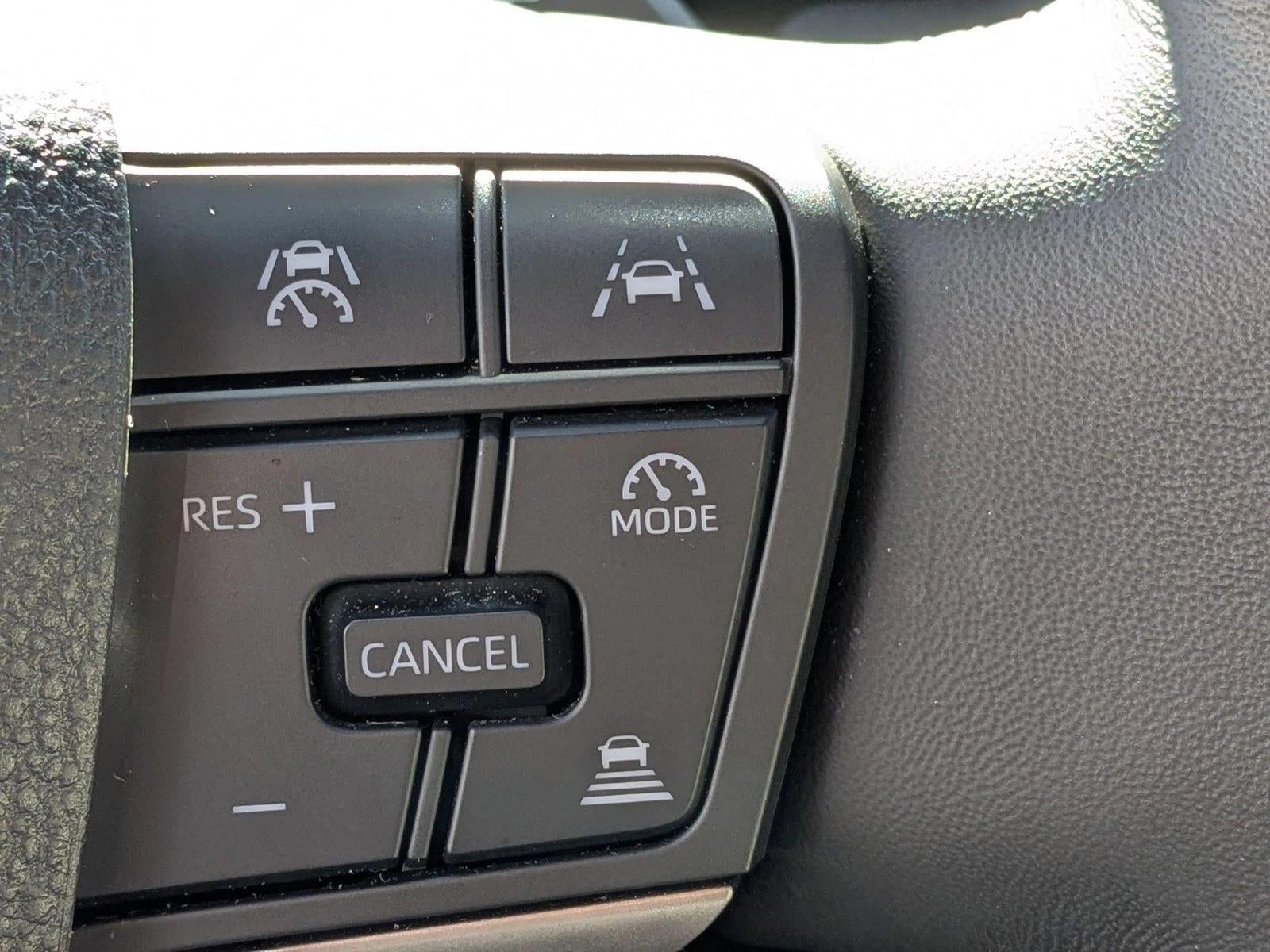 2025 Toyota Camry SE (SE)