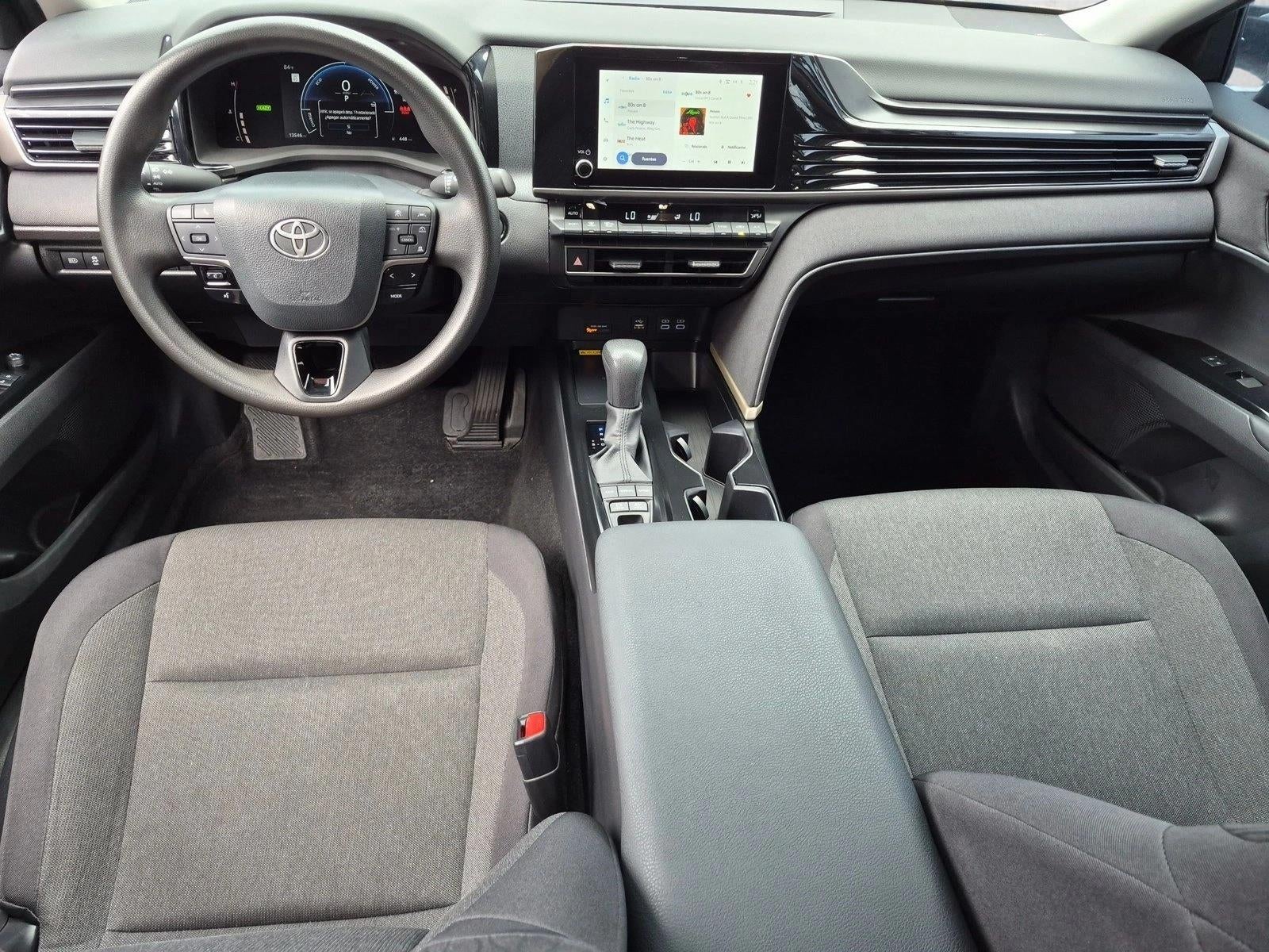 2025 Toyota Camry LE (SE)