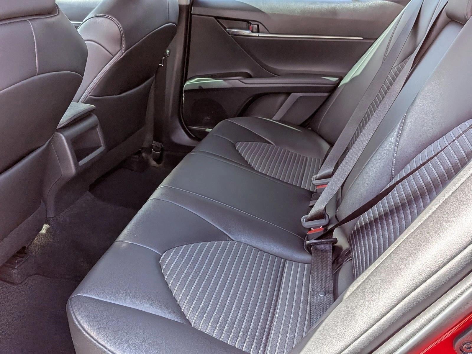 2021 Toyota Camry SE Auto (SE)