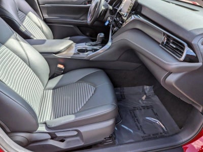 2021 Toyota Camry SE Auto (SE)